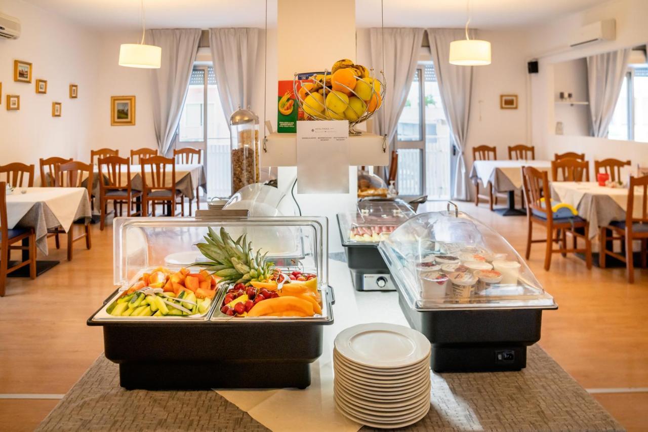 Hotel Firenze Каорле Экстерьер фото