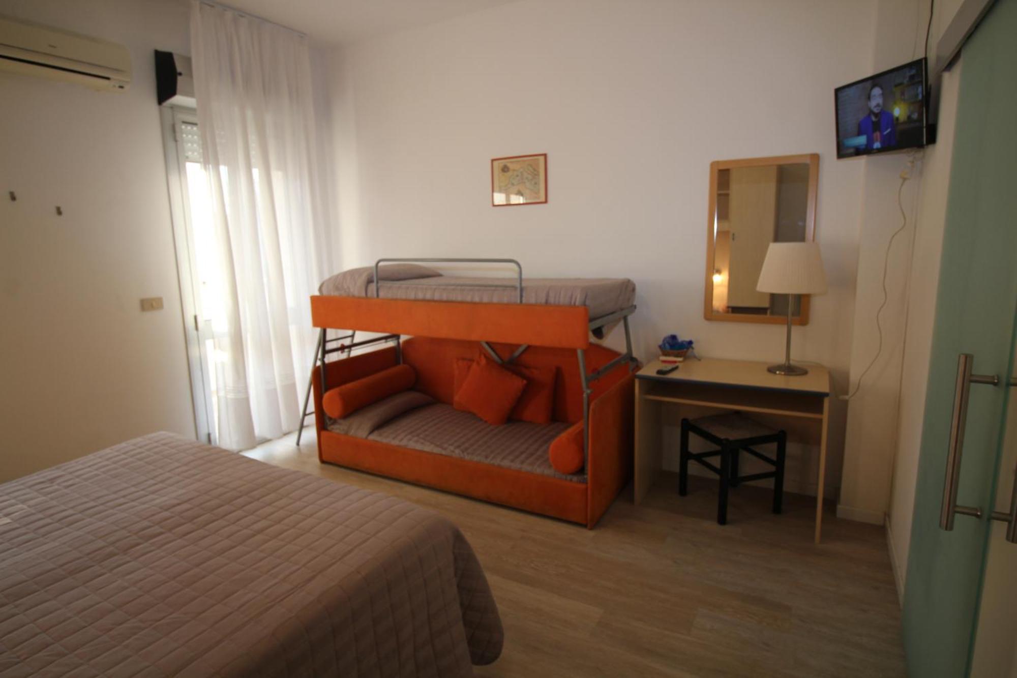 Hotel Firenze Каорле Экстерьер фото
